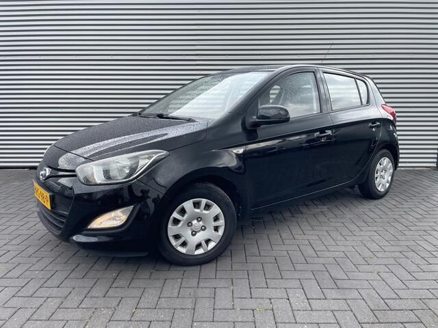 Zwart Gebruikt 2013 Hyundai i20 Hatchback | € 5.950 (Eerlijke prijs) - Afbeelding 1/4