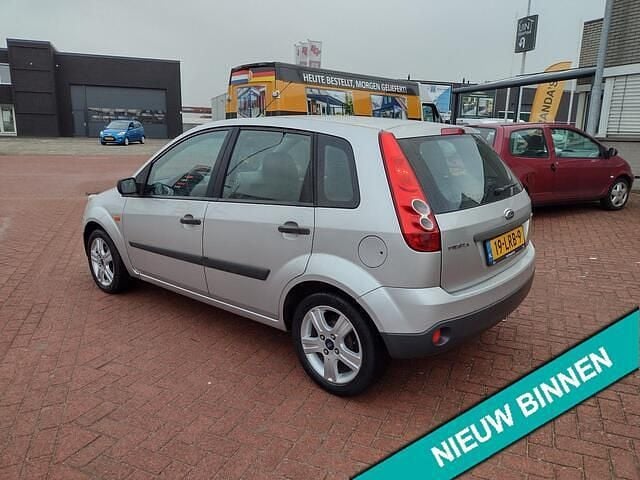 Occasion Ford Fiesta Ambiente 68 PK (50 kW) 2006 Grijs Hatchback
