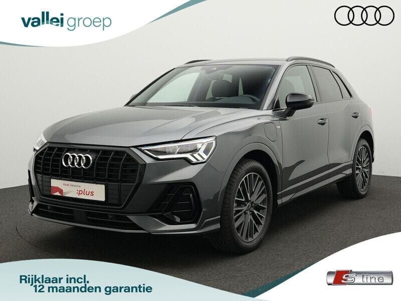 Grijs, metallic lak Gebruikt 2022 Audi Q3 S-Line SUV | € 39.900 (Goede deal) - Afbeelding 1/4