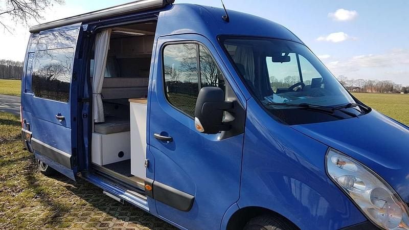 Blauw Gebruikt 2010 Renault Master Van | € 18.990 - Afbeelding 1/4