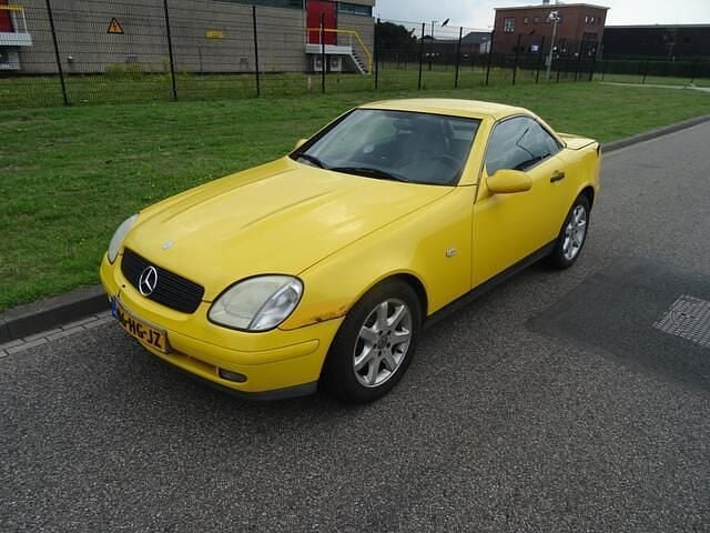 Geel Gebruikt 1998 Mercedes SLK200 Cabriolet | € 1.295 (Super prijs) - Afbeelding 1/4