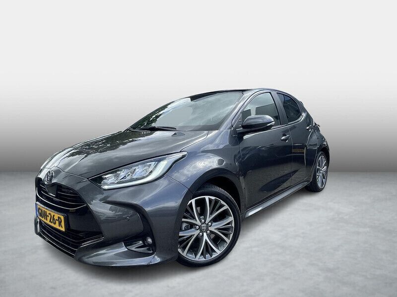 Grijs Gebruikt 2024 Toyota Yaris Hybrid Executive Hatchback | € 29.999 (Duur) - Afbeelding 1/4