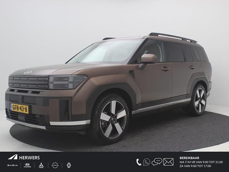 Bruin Occasion 2024 Hyundai Santa Fe Premium SUV | € 49.885 (Goede deal) - Afbeelding 1/4