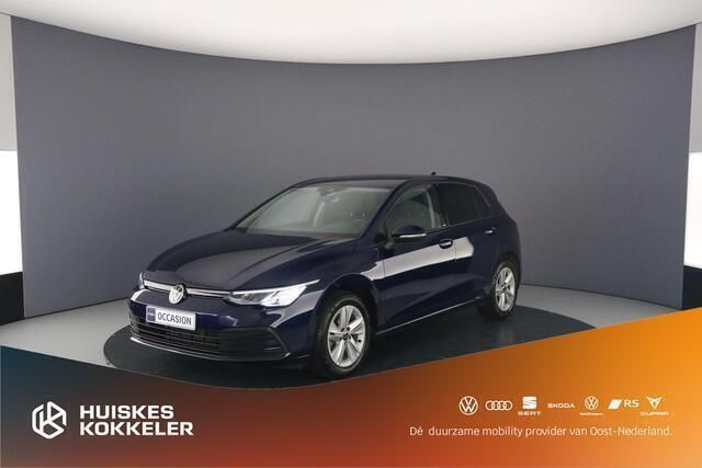 Blauw Gebruikt 2023 VW Golf VIII Business Hatchback | € 29.900 (Eerlijke prijs) - Afbeelding 1/4