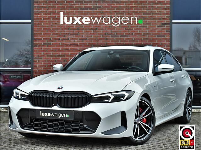 Wit (parellak) Gebruikt 2023 BMW 330 M Sport Sedan | € 58.900 (Iets duurder) - Afbeelding 1/4