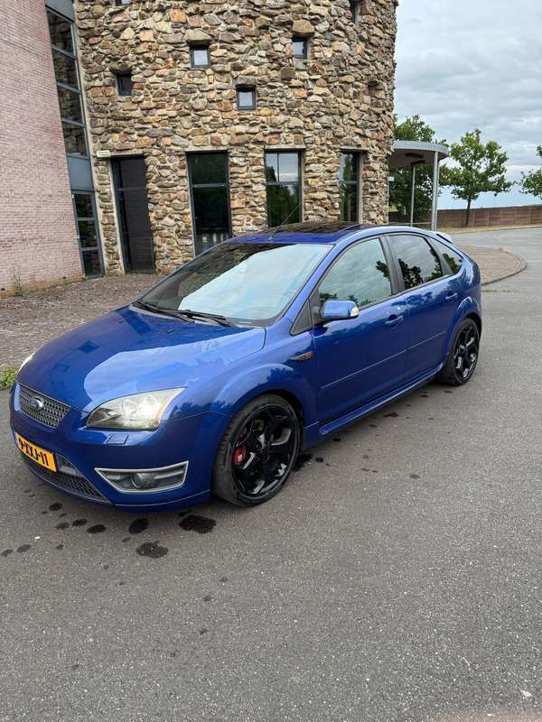 Blauw Gebruikt 2006 Ford Focus ST Hatchback | € 8.500 (Eerlijke prijs) - Afbeelding 1/4