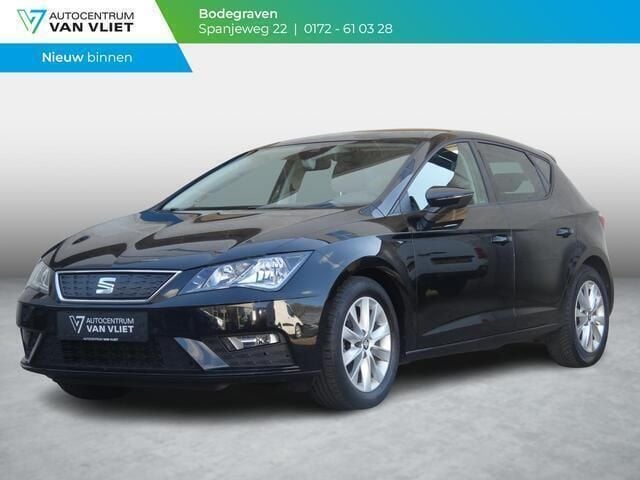 Midnight black Gebruikt 2018 Seat Leon Business Hatchback | € 13.900 (Eerlijke prijs) - Afbeelding 1/4