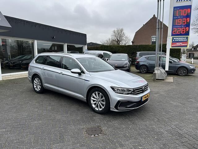 Occasion VW Passat Business 218 PK (160 kW) 2020 Grijs (metallic) Stationwagen