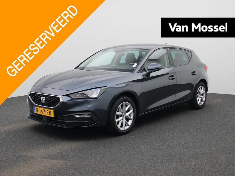 Grijs Gebruikt 2022 Seat Leon Business Stationwagen | € 20.400 (Eerlijke prijs) - Afbeelding 1/4