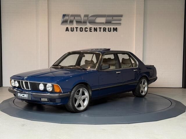 Blauw Gebruikt 1985 BMW 740 Sedan | € 16.950 - Afbeelding 1/4