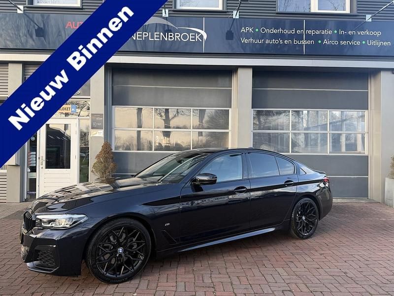 Zwart Occasion 2020 BMW 520 Executive Sedan | € 29.950 (Super prijs) - Afbeelding 1/4