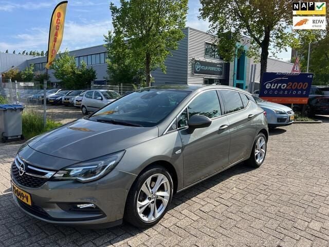 Grijs Gebruikt 2017 Opel Astra Innovation Hatchback | € 7.450 (Goede deal) - Afbeelding 1/4