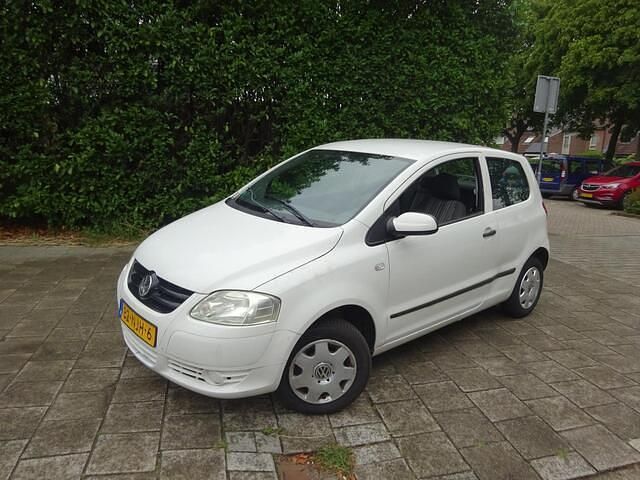 Wit Gebruikt 2008 VW Fox Trendline Hatchback | € 1.250 (Goede deal) - Afbeelding 1/4