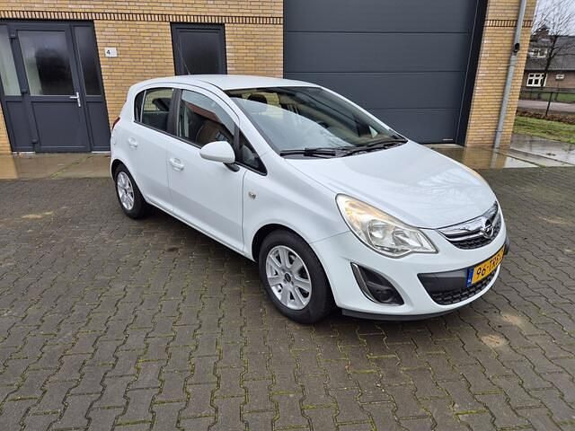 Occasion Opel Corsa Edition 86 PK (63 kW) 2012 Wit Hatchback