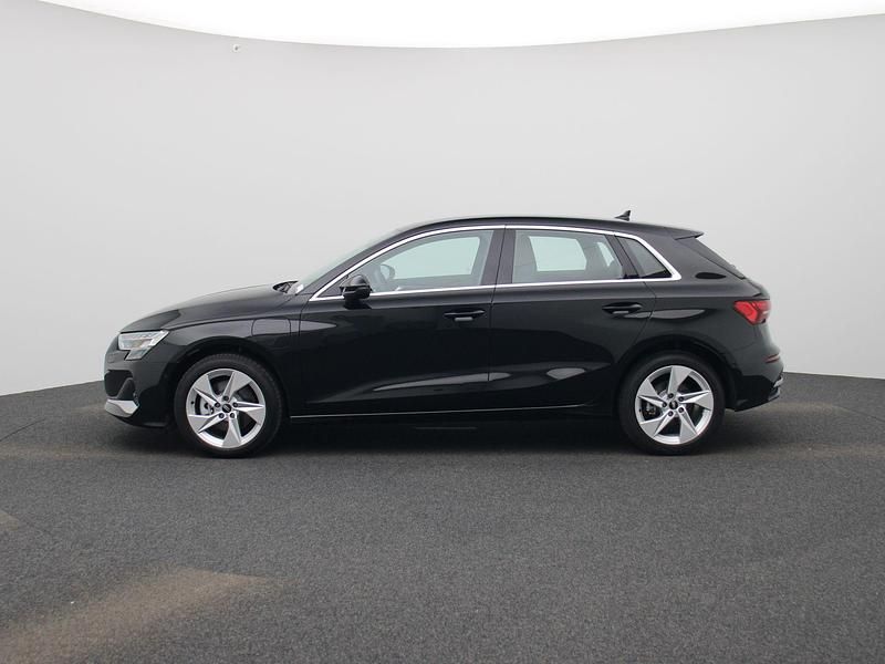 Nieuw Audi A3 Sportback e-tron 15 PK (11 kW) 2026 Zwart Hatchback