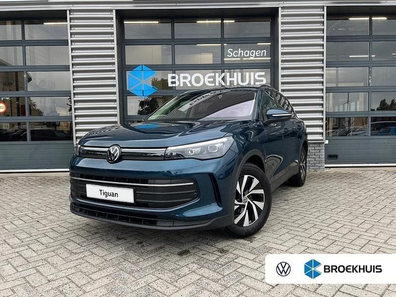 Blauw Gebruikt 2025 VW Tiguan Life SUV | € 44.900 (Super prijs) - Afbeelding 1/4