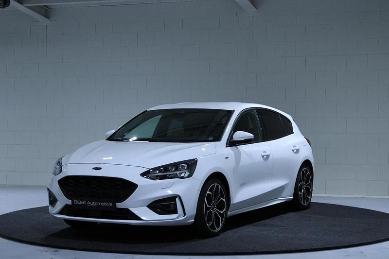 Wit Occasion 2020 Ford Focus Business Edition Hatchback | € 19.950 (Goede deal) - Afbeelding 1/4