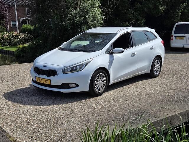 Wit Gebruikt 2013 Kia Ceed Sportswagon Stationwagen | € 3.750 - Afbeelding 1/4