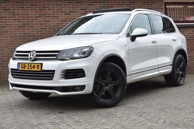 Wit Gebruikt 2014 VW Touareg R-line SUV | € 14.949 (Eerlijke prijs) - Afbeelding 1/4