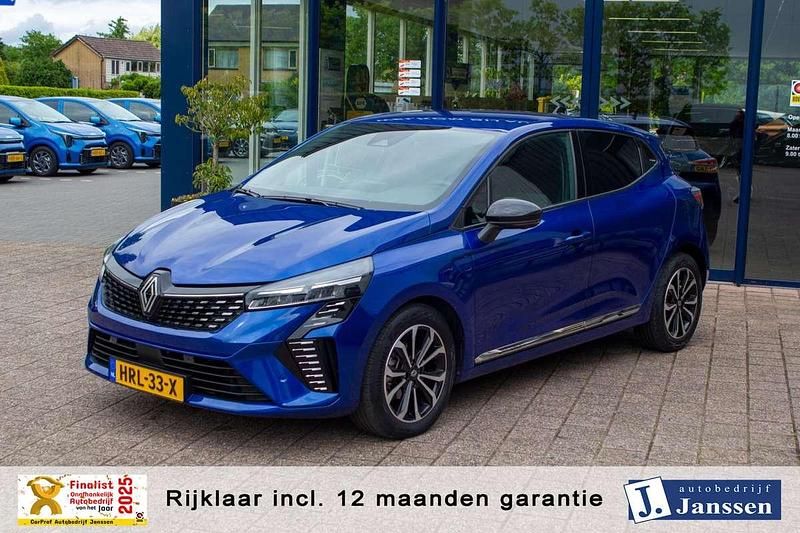 Blauw, metallic lak Gebruikt 2024 Renault Clio V Esprit Alpine Hatchback | € 22.940 (Duur) - Afbeelding 1/3
