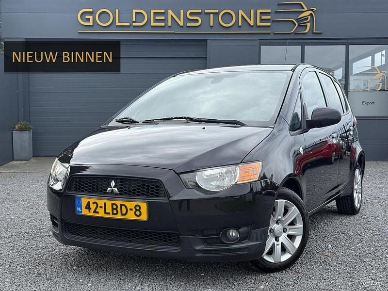 Zwart Gebruikt 2010 Mitsubishi Colt Edition Hatchback | € 3.849 (Eerlijke prijs) - Afbeelding 1/4
