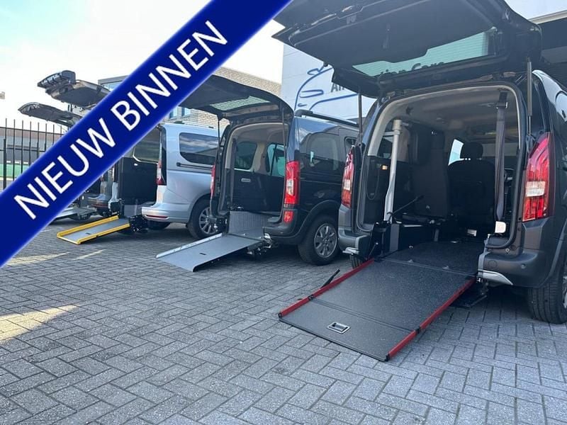 Grijs (metallic) Occasion 2018 Ford Tourneo Van | € 29.950 (Eerlijke prijs) - Afbeelding 1/2