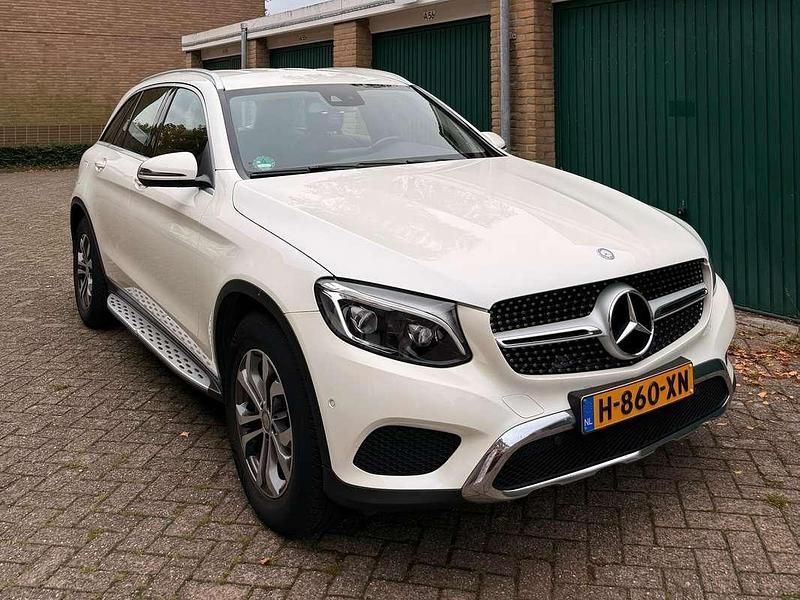 Wit Gebruikt 2016 Mercedes GLC220 Prestige SUV | € 21.500 (Goede deal) - Afbeelding 1/4