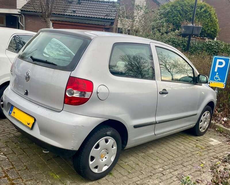 Grijs Gebruikt 2005 VW Fox Trendline Hatchback | € 1.250 (Eerlijke prijs) - Afbeelding 1/4