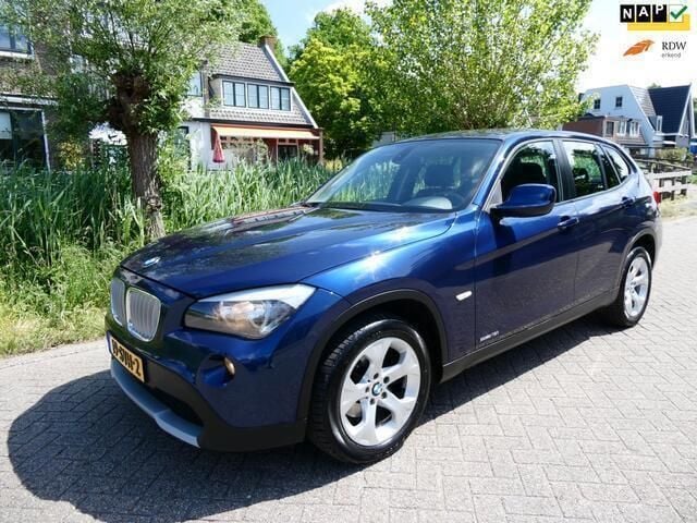 Blauw Gebruikt 2011 BMW X1 Executive SUV | € 10.645 (Eerlijke prijs) - Afbeelding 1/4