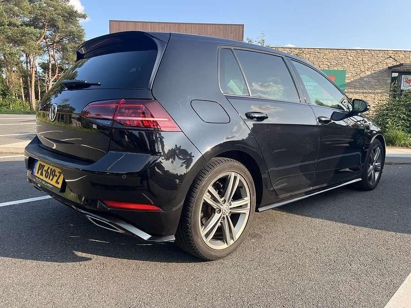 Zwart Gebruikt 2017 VW Golf VII R Hatchback | € 14.500 (Iets duurder) - Afbeelding 1/4