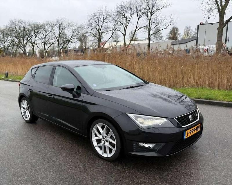 Zwart Gebruikt 2014 Seat Leon FR Hatchback | € 7.999 (Goede deal) - Afbeelding 1/4