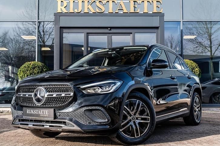 Occasion Mercedes GLA200 AMG line 163 PK (119 kW) 2020 Zwart SUV