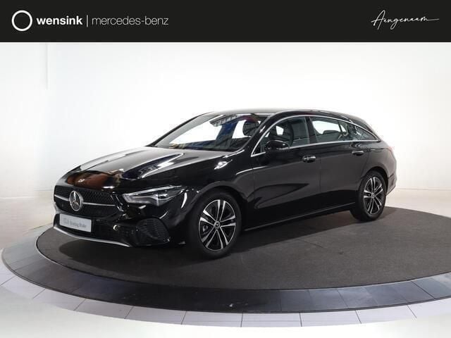 Zwart Nieuw 2025 Mercedes CLA180 Shooting Brake Edition Stationwagen | € 46.164 (Super prijs) - Afbeelding 1/4