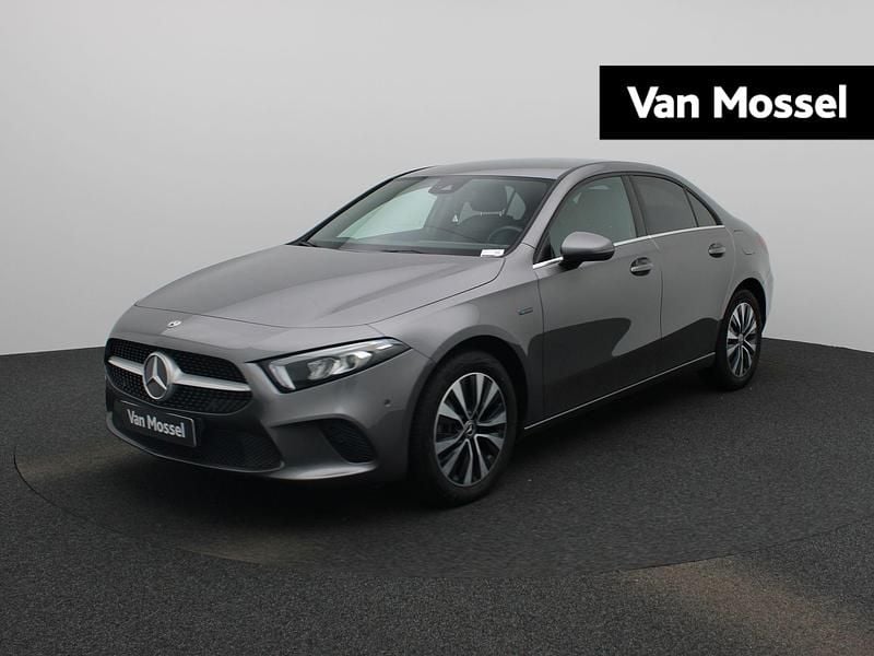Grijs Gebruikt 2020 Mercedes A250 Business Sedan | € 25.400 (Super prijs) - Afbeelding 1/4