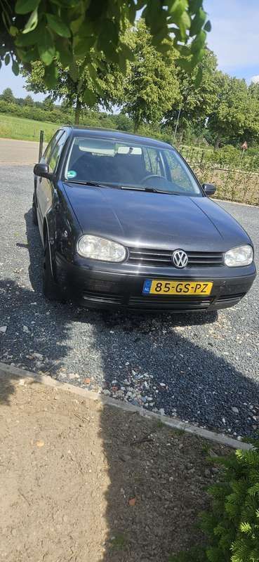 Zwart Gebruikt 2001 VW Golf IV Comfortline Hatchback | € 500 (Super prijs) - Afbeelding 1/3
