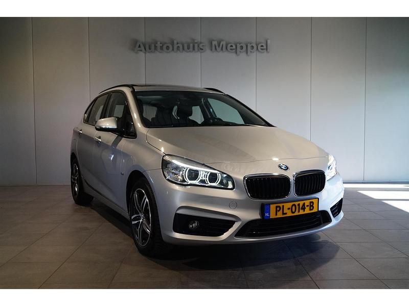 Grijs Gebruikt 2017 BMW 220 Sport Line Stationwagen | € 13.450 (Eerlijke prijs) - Afbeelding 1/4
