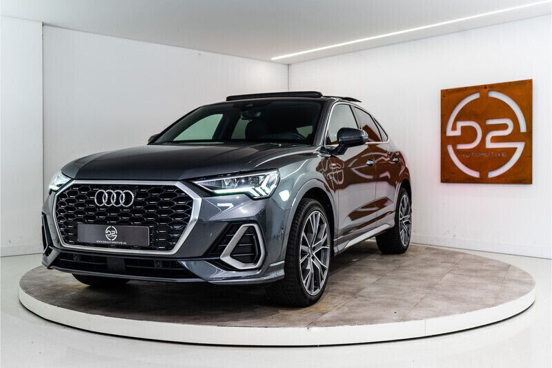 Grijs Gebruikt 2021 Audi Q3 Comfort SUV | € 37.980 - Afbeelding 1/4