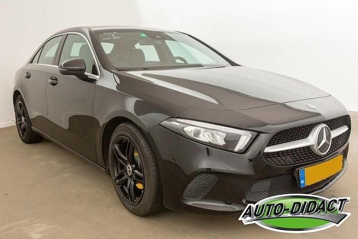 Occasion Mercedes A180 Business 136 PK (100 kW) 2022 Zwart Sedan