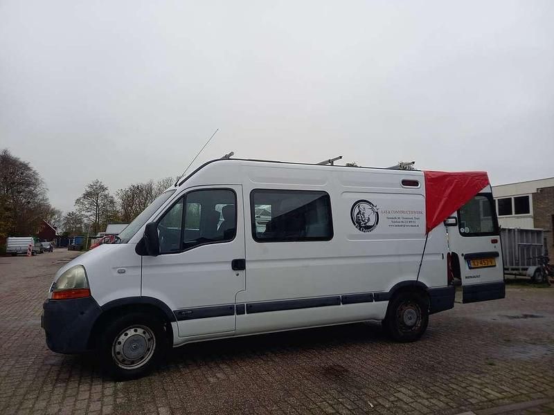 Wit Gebruikt 2009 Renault Master Sedan | € 7.500 (Eerlijke prijs) - Afbeelding 1/4