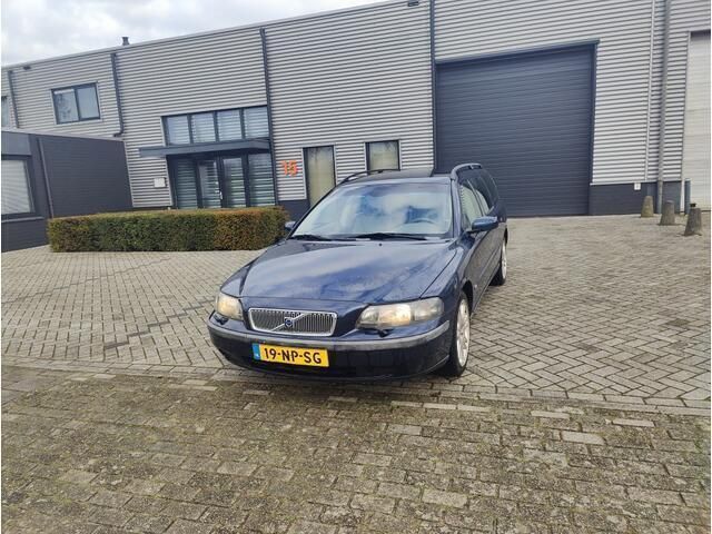 Blauw Gebruikt 2004 Volvo V70 Comfort Stationwagen | € 2.250 (Super prijs) - Afbeelding 1/4