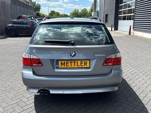 Occasion BMW 523 Executive 177 PK (130 kW) 2005 Grijs, metallic lak Stationwagen