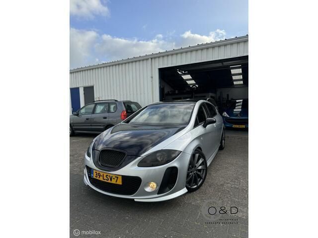 Grijs Gebruikt 2010 Seat Leon Sport Hatchback | € 4.950 (Iets duurder) - Afbeelding 1/4