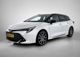Wit metallic Gebruikt 2023 Toyota Corolla Plus Stationwagen | € 38.445 (Eerlijke prijs) - Afbeelding 1/3