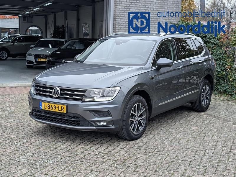 Grijs Occasion 2020 VW Tiguan Comfortline SUV | € 28.950 (Goede deal) - Afbeelding 1/4