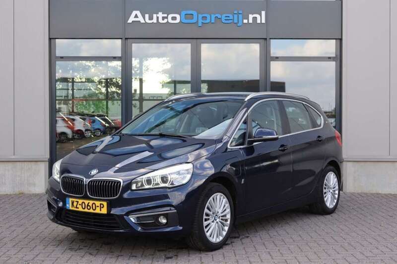 Blauw, metallic lak Gebruikt 2016 BMW 225 Executive MPV | € 15.895 (Goede deal) - Afbeelding 1/4
