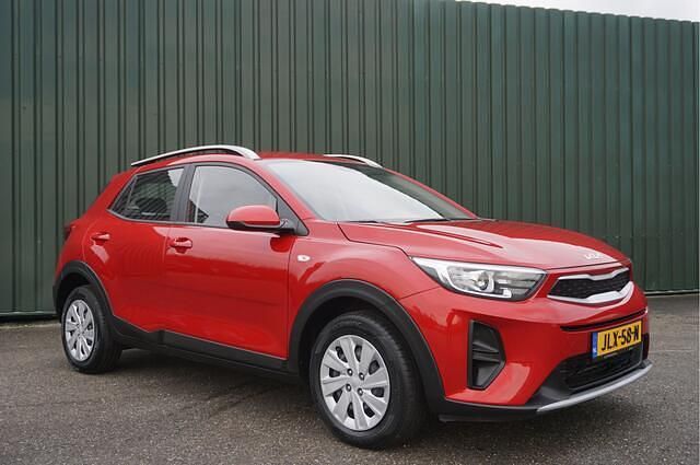 Occasion Kia Stonic Comfort 83 PK (61 kW) 2022 Rood (metallic) SUV