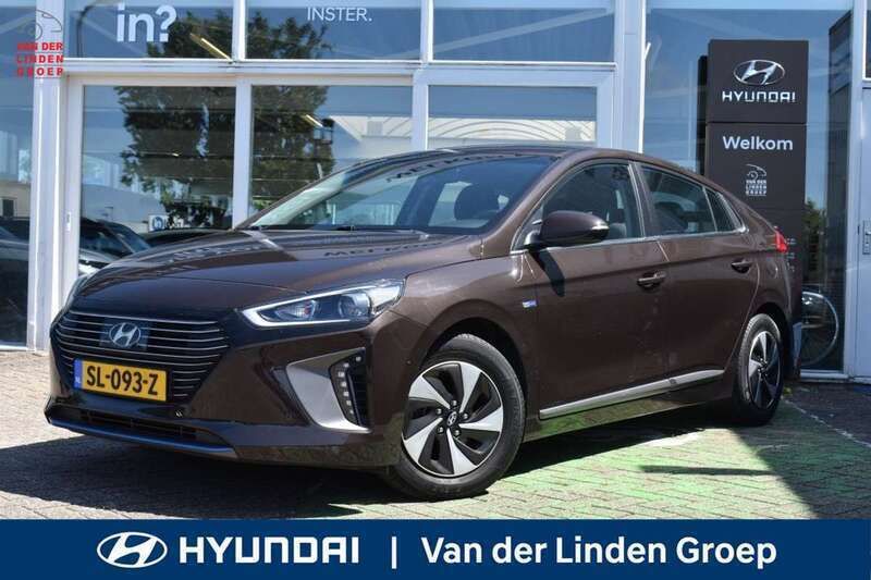 Bruin metallic Gebruikt 2018 Hyundai Ioniq Comfort Sedan | € 17.450 (Eerlijke prijs) - Afbeelding 1/4