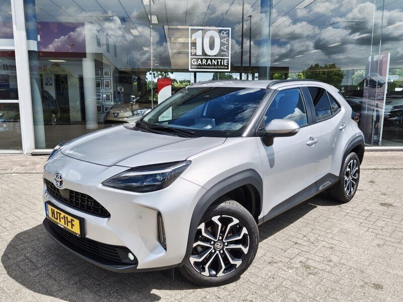Zilver Gebruikt 2024 Toyota Yaris Cross Plus SUV | € 28.995 (Eerlijke prijs) - Afbeelding 1/4
