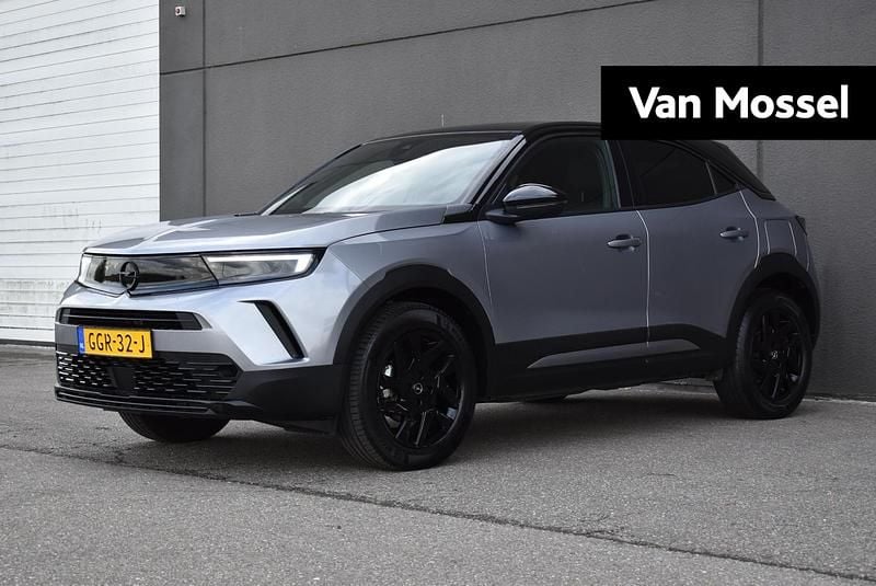 Grijs Gebruikt 2024 Opel Mokka SUV | € 22.940 (Eerlijke prijs) - Afbeelding 1/4