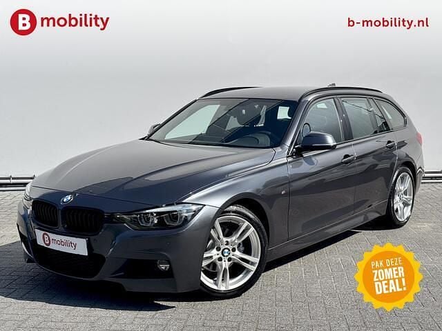 Grijs Gebruikt 2019 BMW 318 M Sport Stationwagen | € 22.995 (Eerlijke prijs) - Afbeelding 1/4